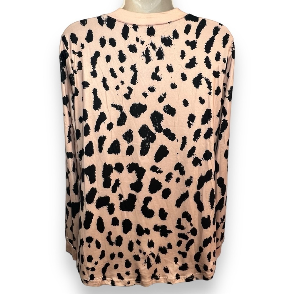 VotePretty Women’s Long Sleeve Henley Leopard Size Medium - Picture 2 of 7